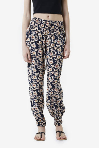 Journey Casual Pants Clothing Product Sample 4